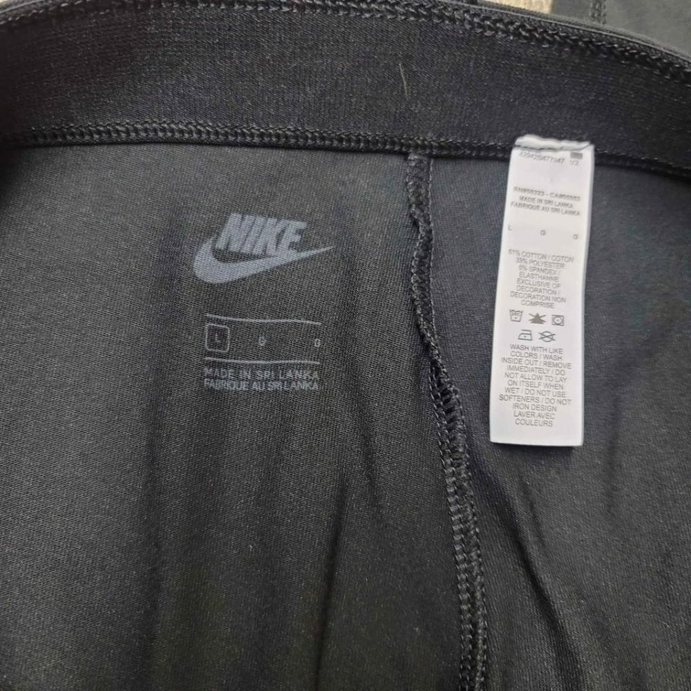 Nike leggings and tank top set - Picture 3 of 5